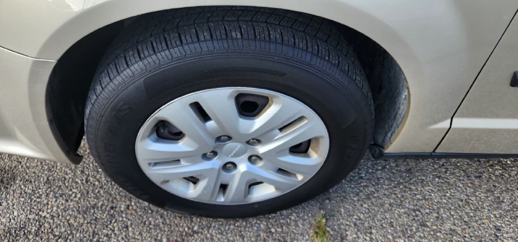 Photo 9 of this DODGE GRAND CARAVAN