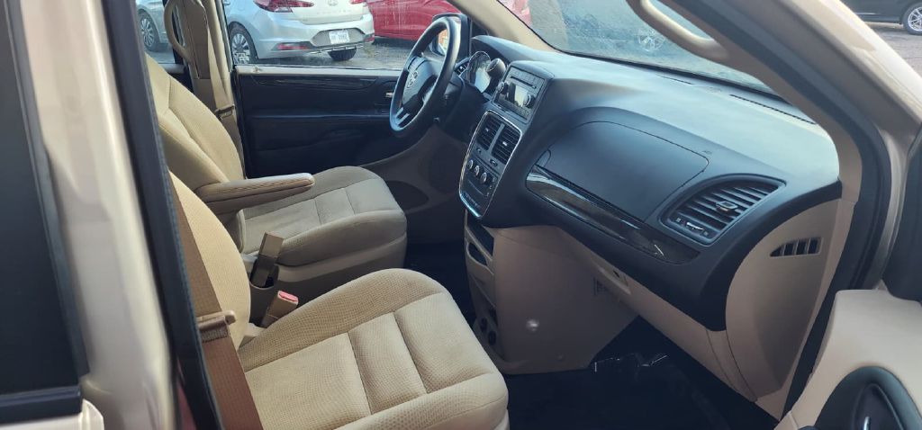 Photo 12 of this DODGE GRAND CARAVAN