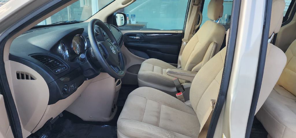 Photo 13 of this DODGE GRAND CARAVAN