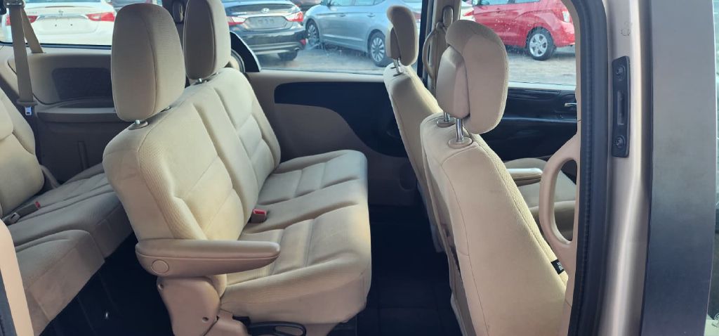 Photo 14 of this DODGE GRAND CARAVAN