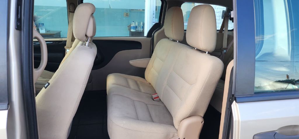 Photo 15 of this DODGE GRAND CARAVAN