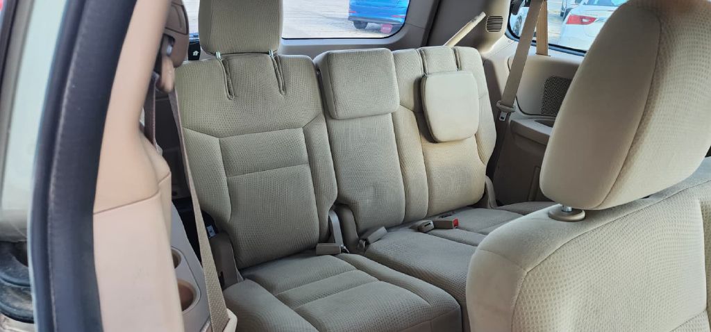 Photo 16 of this DODGE GRAND CARAVAN
