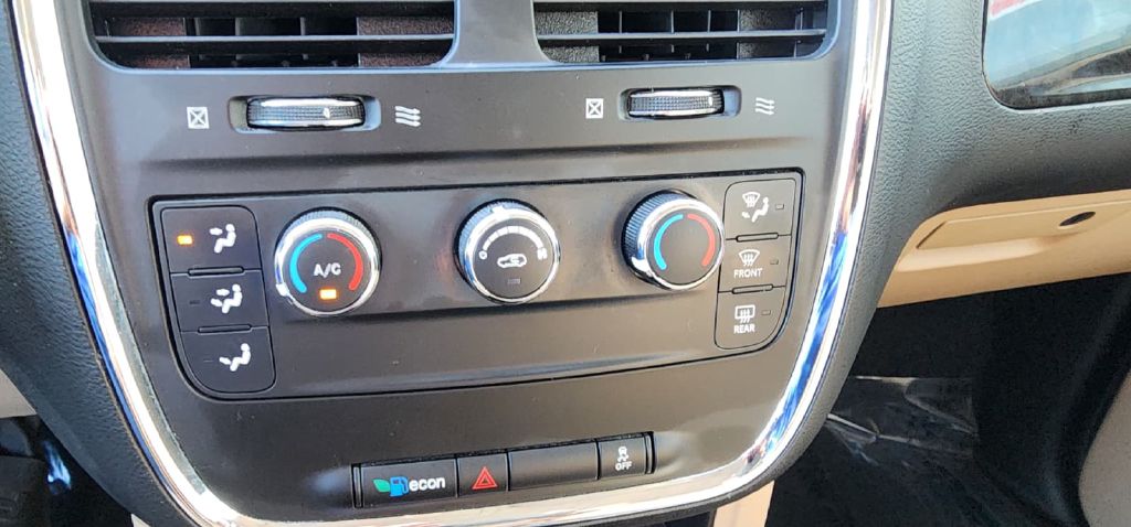 Photo 19 of this DODGE GRAND CARAVAN