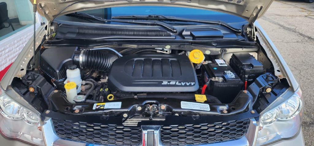 Photo 22 of this DODGE GRAND CARAVAN