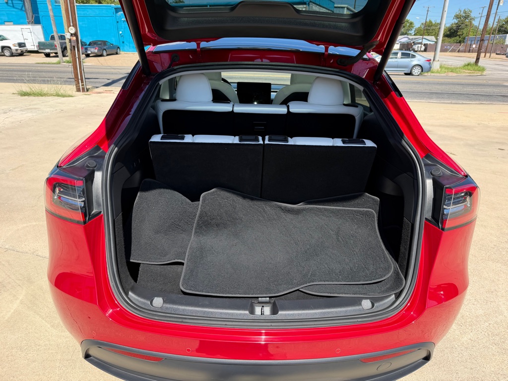 Photo 10 of this TESLA MODEL Y