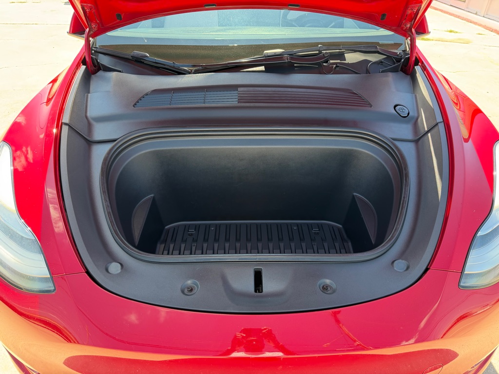 Photo 9 of this TESLA MODEL Y