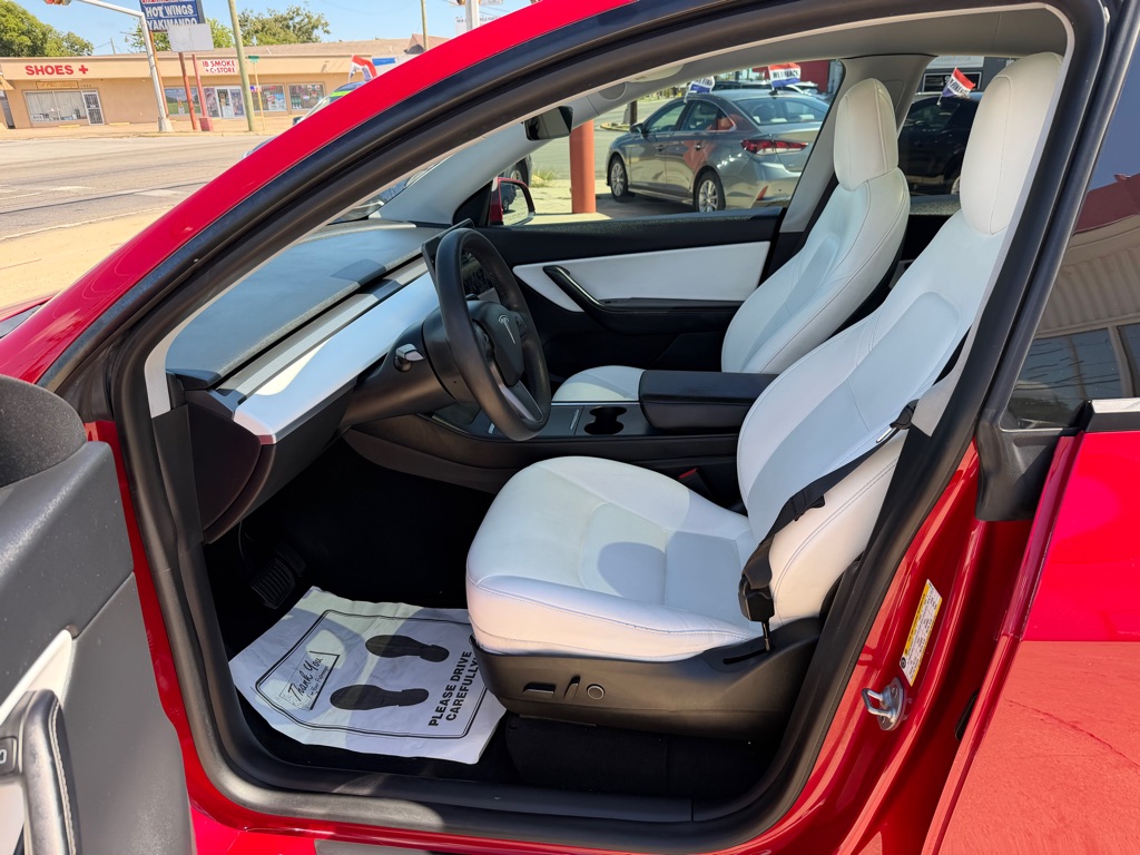 Photo 14 of this TESLA MODEL Y