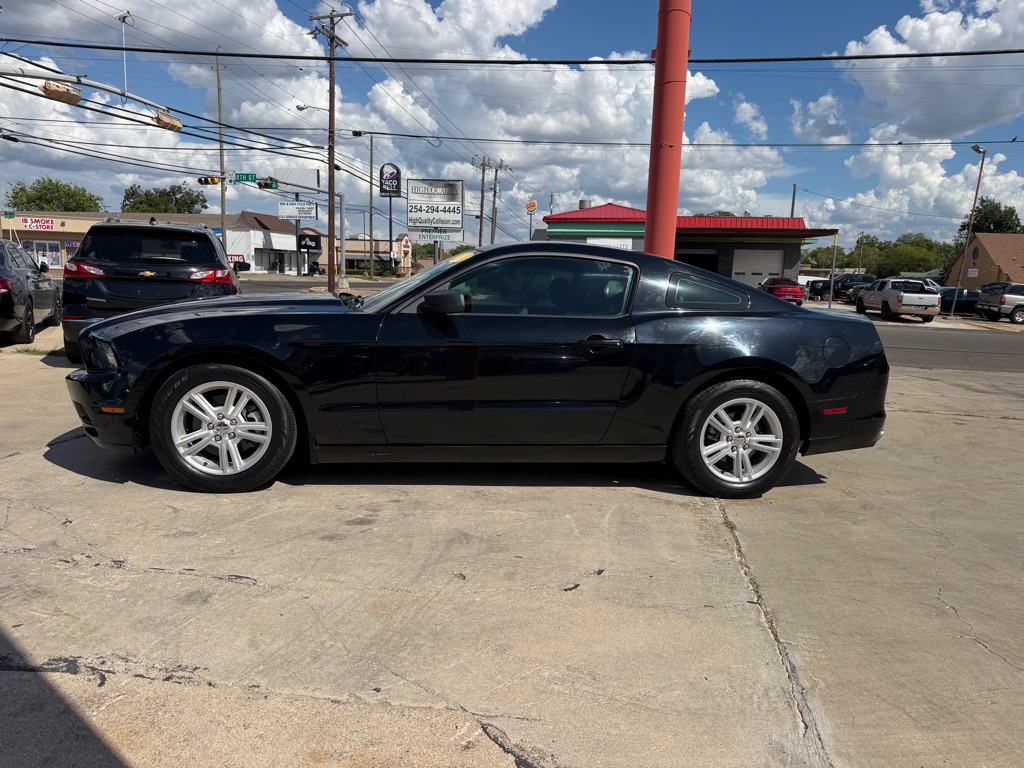 Photo 3 of this FORD MUSTANG