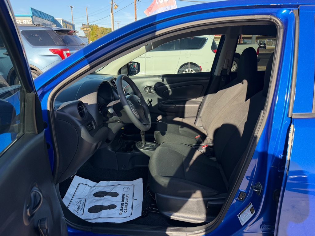 Photo 15 of this NISSAN VERSA