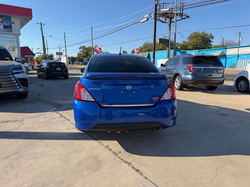 Photo 5 of this NISSAN VERSA