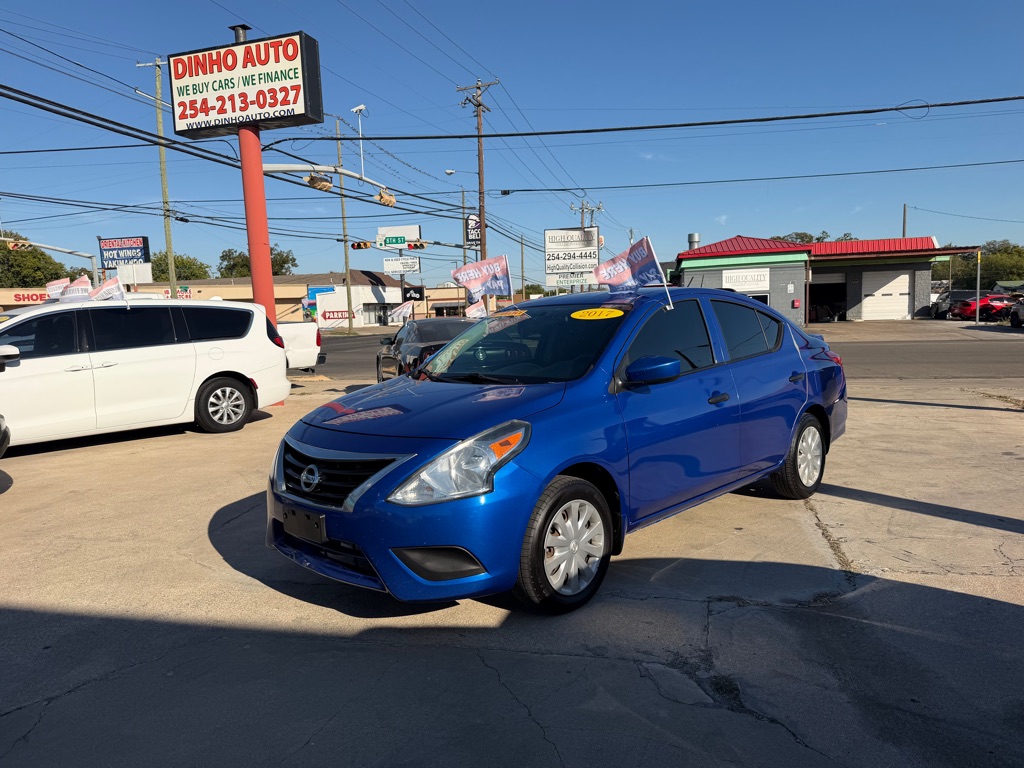 Photo 2 of this NISSAN VERSA
