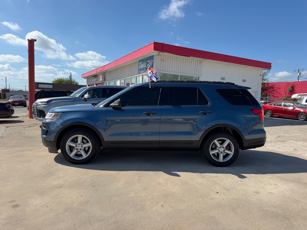 Photo 3 of this FORD EXPLORER