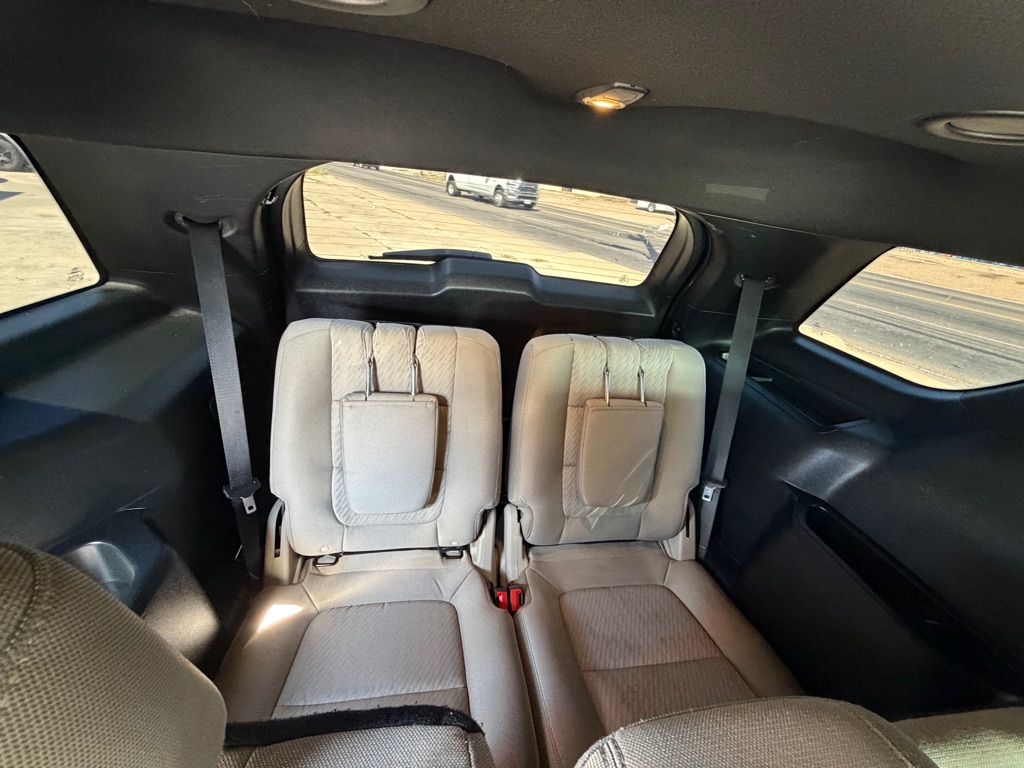 Photo 11 of this FORD EXPLORER