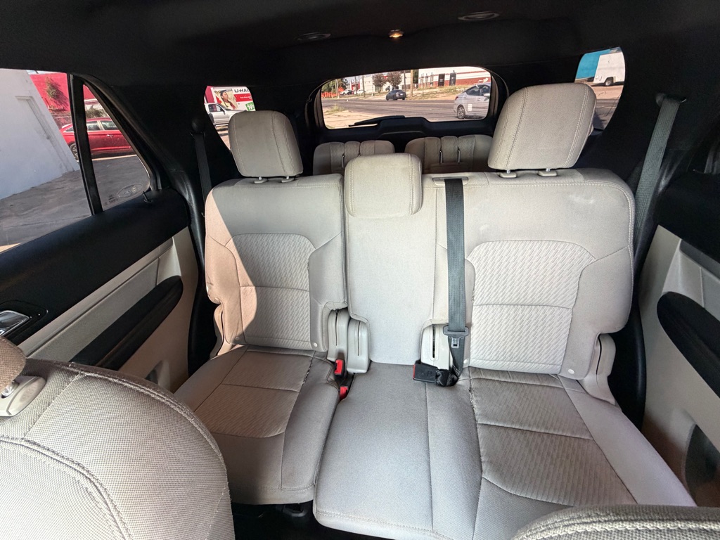 Photo 15 of this FORD EXPLORER