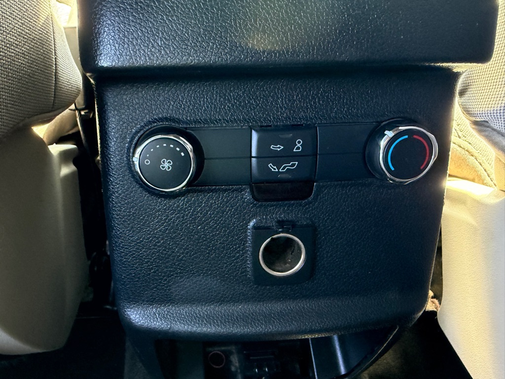 Photo 16 of this FORD EXPLORER