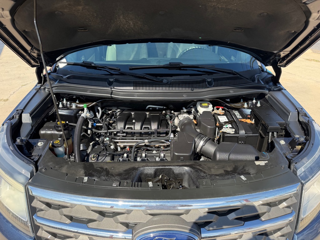 Photo 9 of this FORD EXPLORER