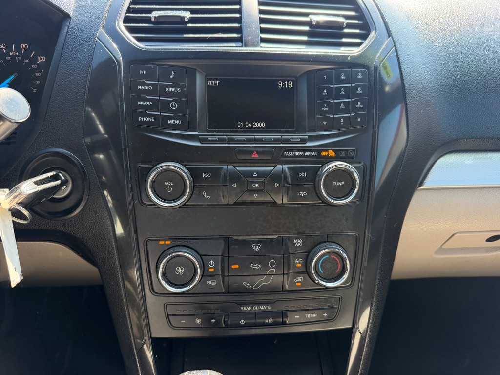 Photo 18 of this FORD EXPLORER