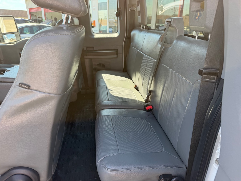 Photo 12 of this FORD F-250 SUPER DUT
