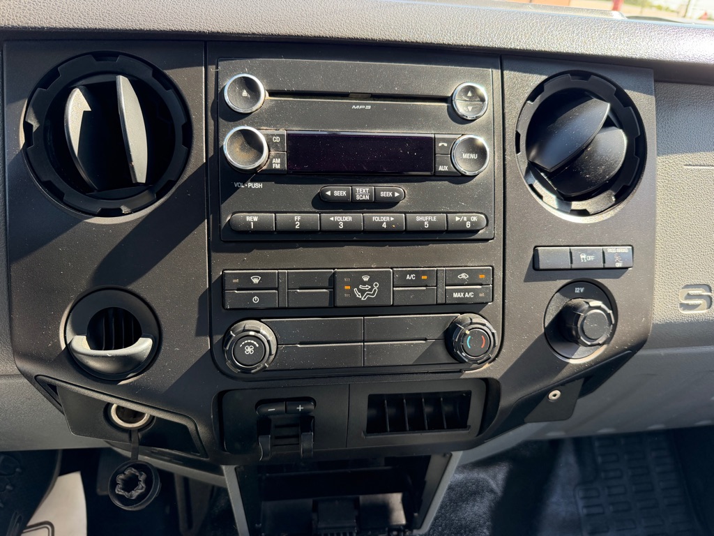 Photo 17 of this FORD F-250 SUPER DUT