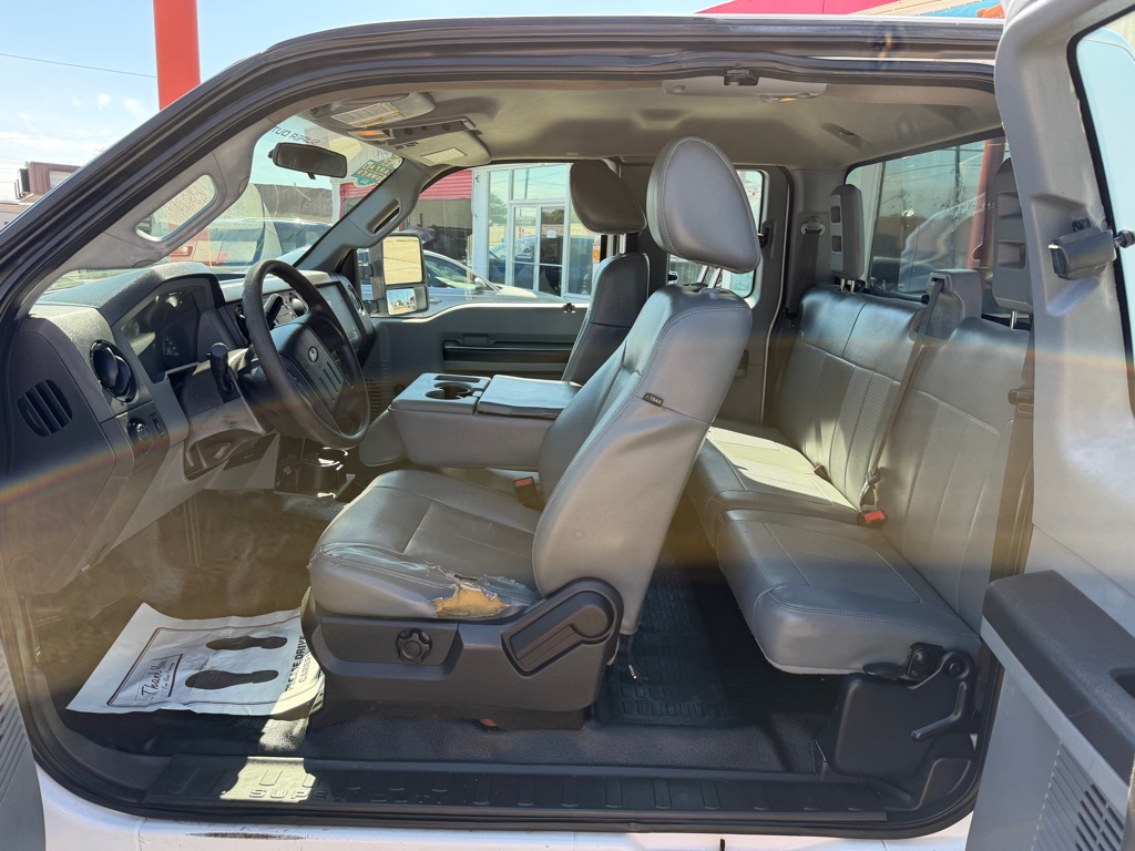 Photo 11 of this FORD F-250 SUPER DUT