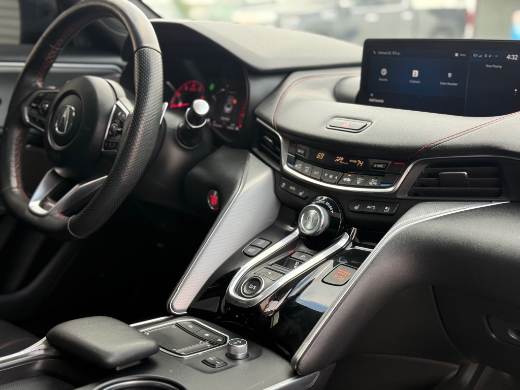Photo 24 of this ACURA TLX