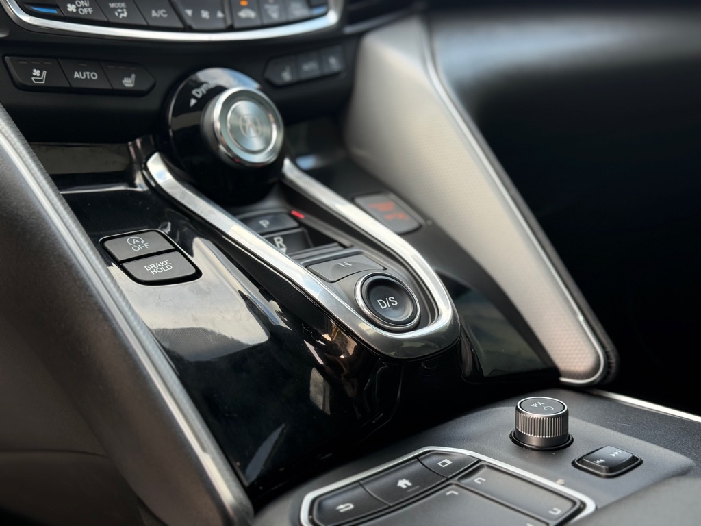 Photo 9 of this ACURA TLX