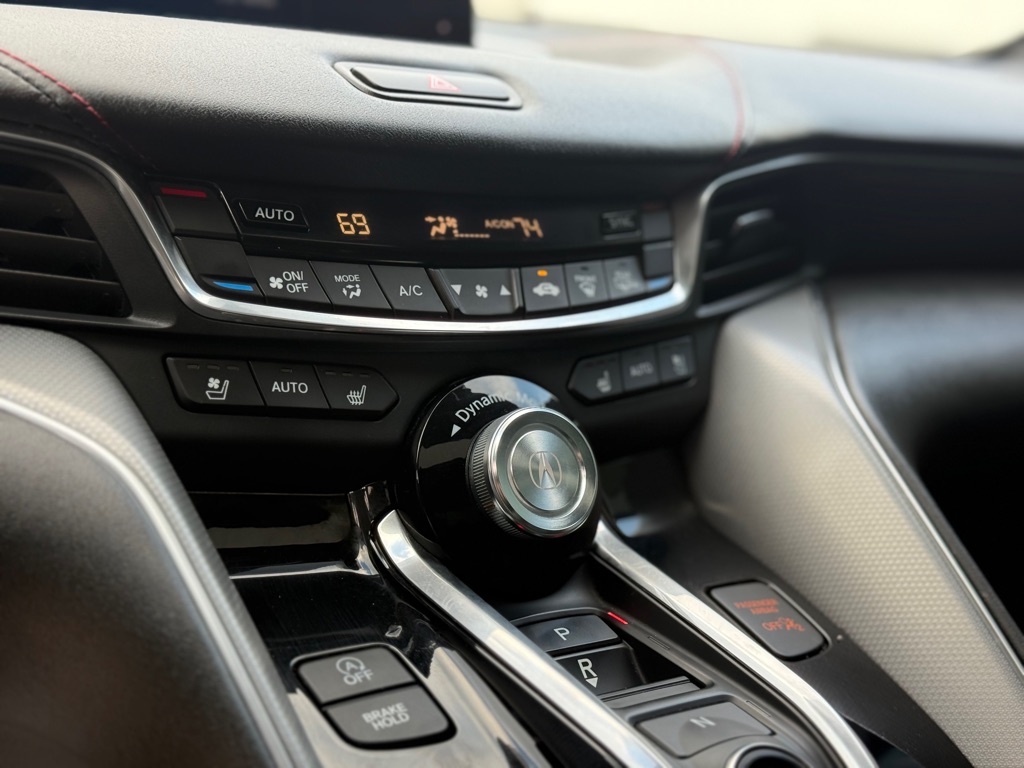 Photo 10 of this ACURA TLX