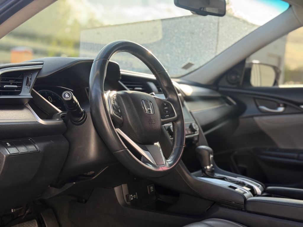 Photo 8 of this HONDA CIVIC