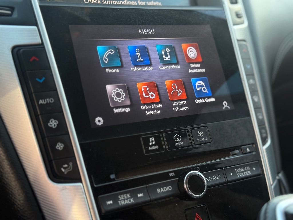 Photo 24 of this INFINITI Q50