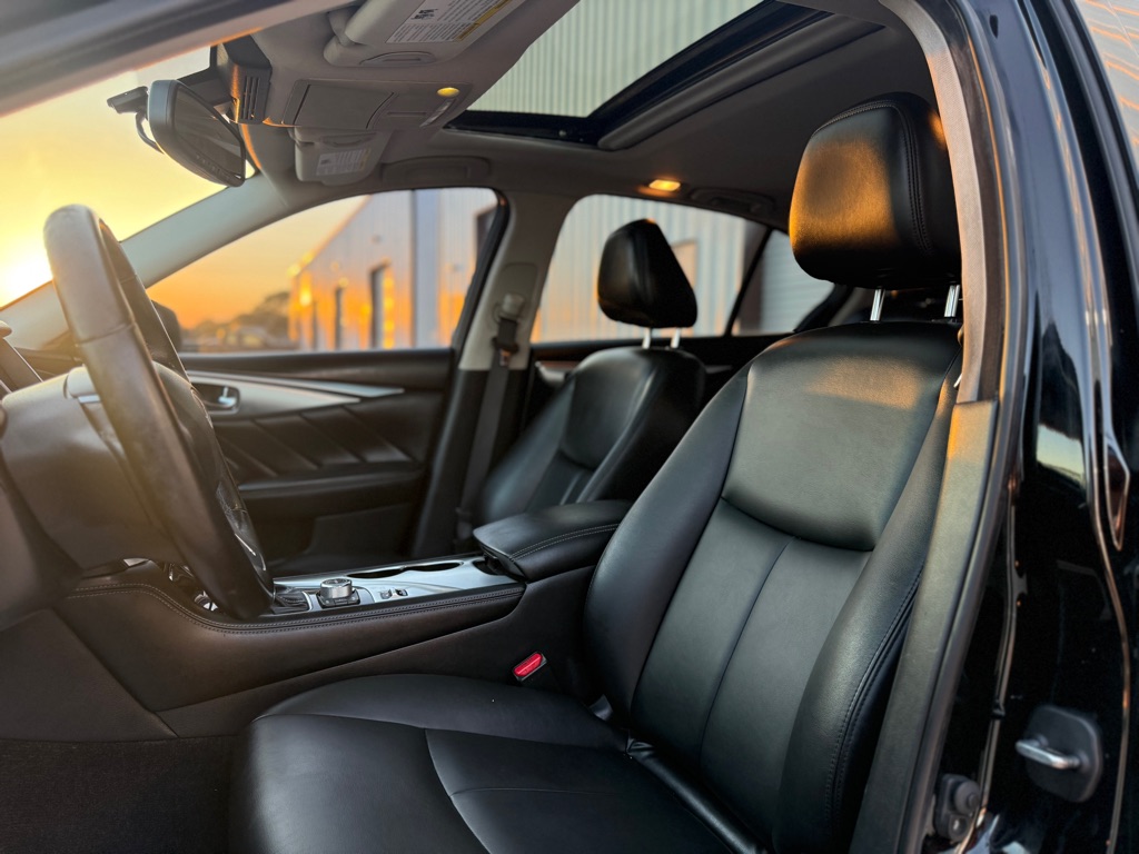 Photo 7 of this INFINITI Q50