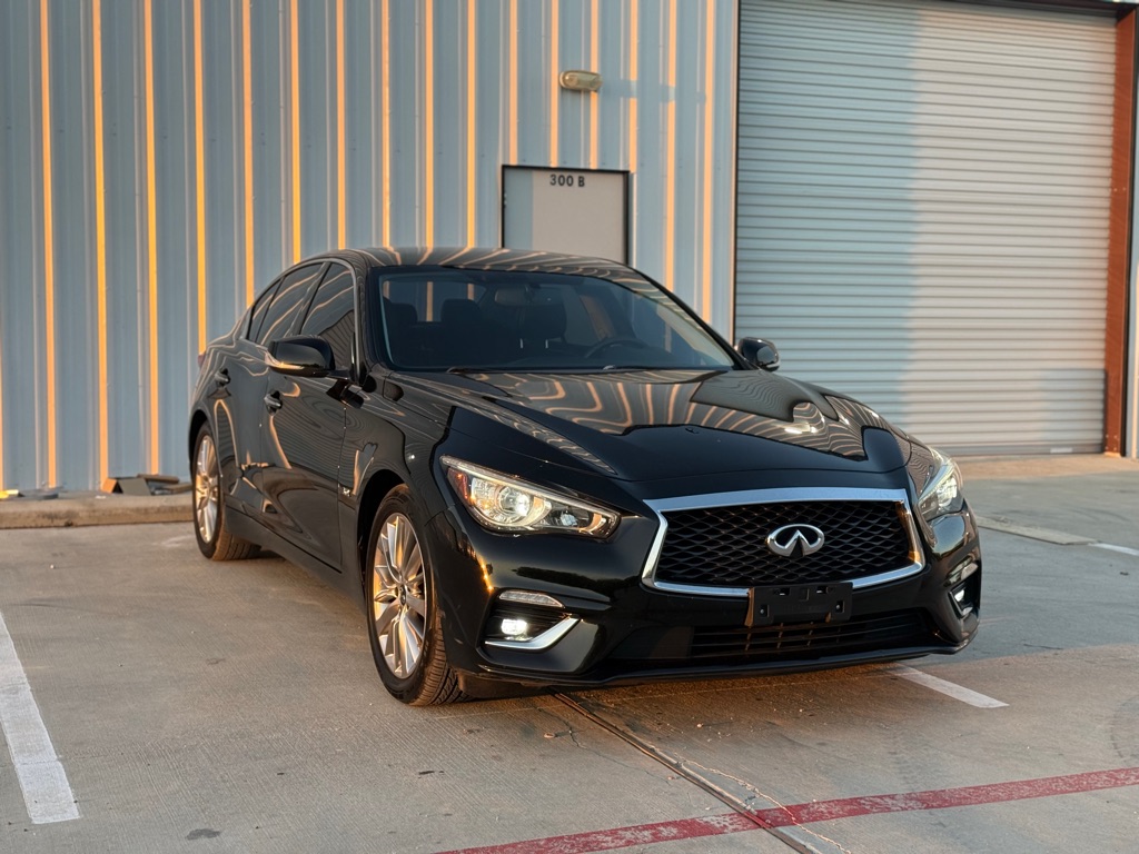 Photo 2 of this INFINITI Q50
