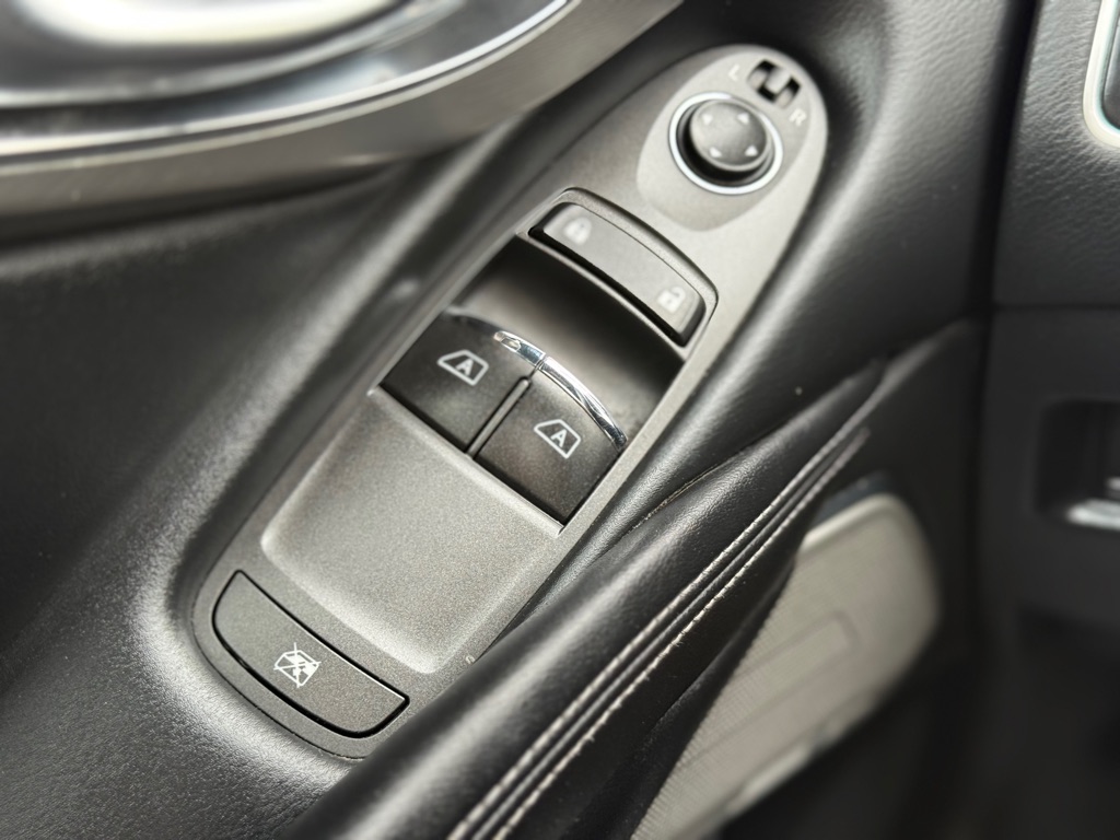 Photo 17 of this INFINITI Q60
