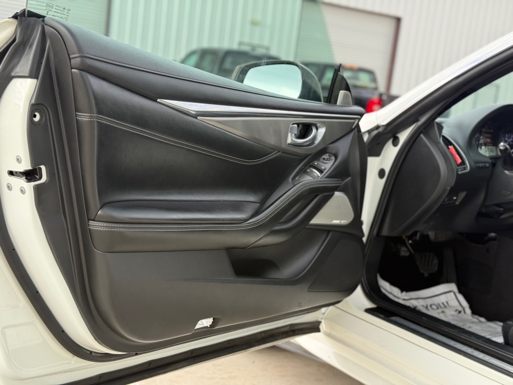 Photo 11 of this INFINITI Q60