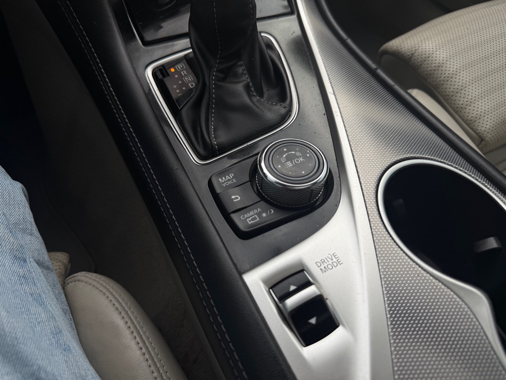 Photo 16 of this INFINITI Q50