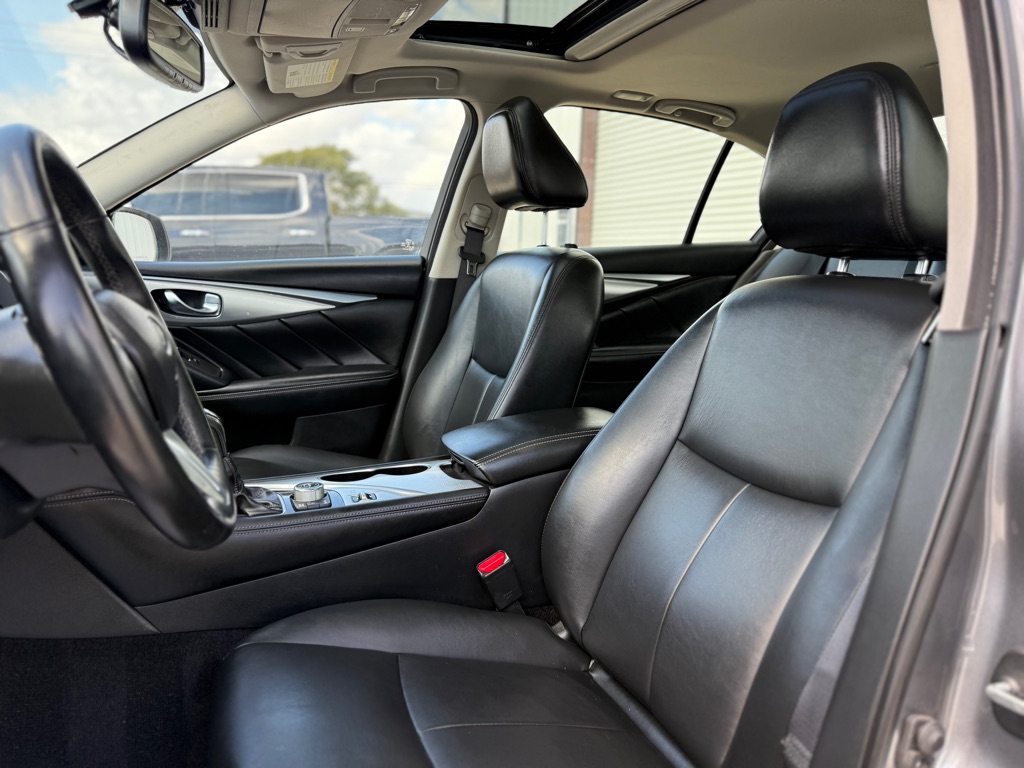 Photo 7 of this INFINITI Q50