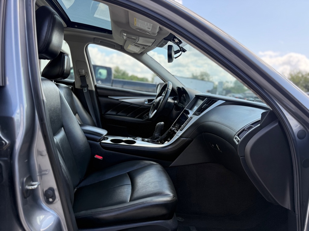 Photo 5 of this INFINITI Q50