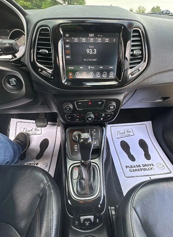 Photo 16 of this JEEP COMPASS