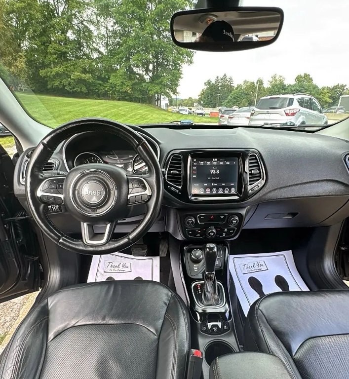 Photo 5 of this JEEP COMPASS