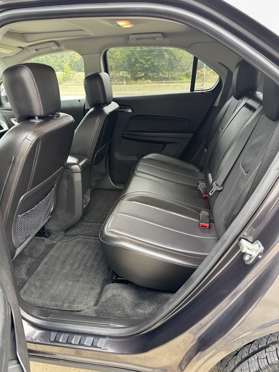 Photo 5 of this CHEVROLET EQUINOX