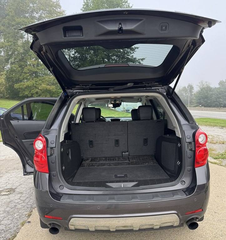 Photo 10 of this CHEVROLET EQUINOX