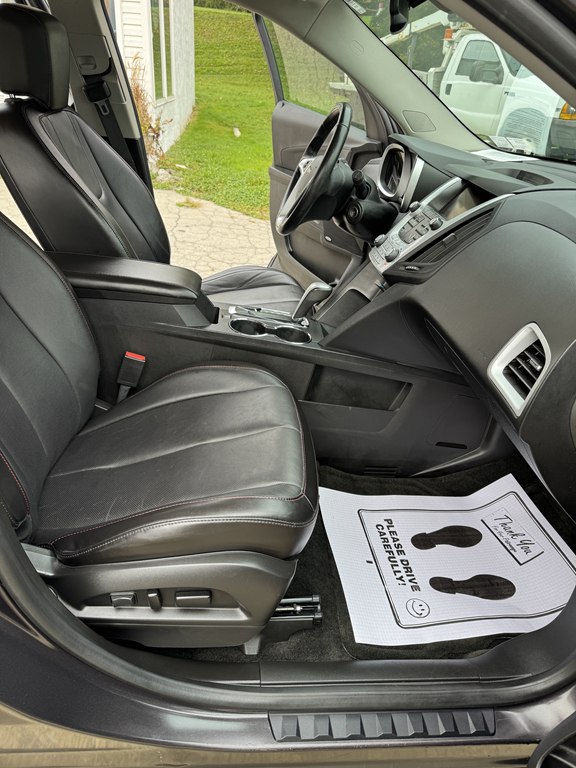 Photo 12 of this CHEVROLET EQUINOX