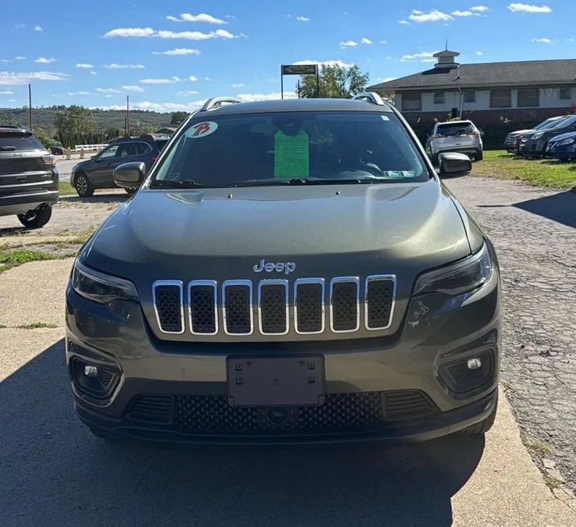 Photo 13 of this JEEP CHEROKEE