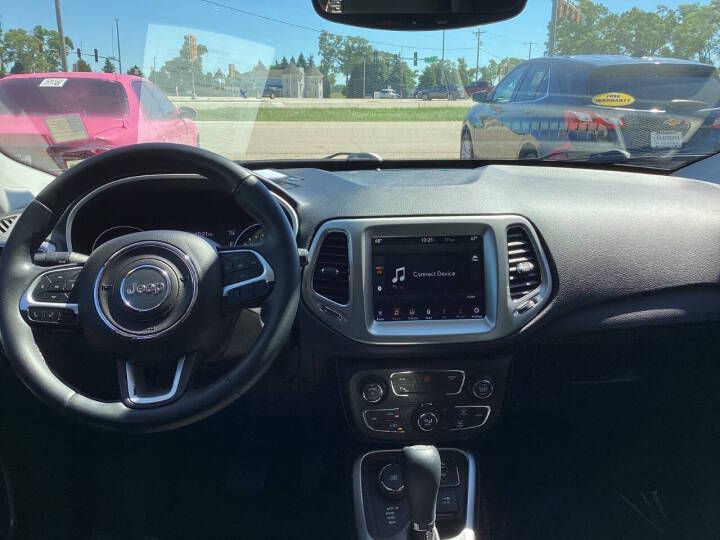 Photo 5 of this JEEP COMPASS