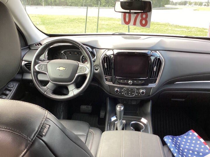 Photo 5 of this CHEVROLET TRAVERSE