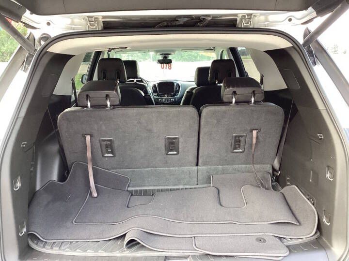 Photo 9 of this CHEVROLET TRAVERSE