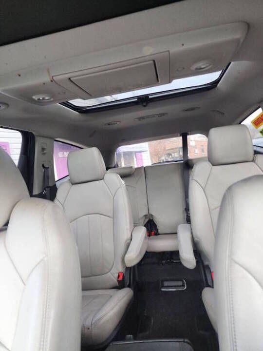 Photo 7 of this CHEVROLET TRAVERSE
