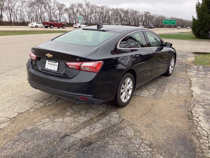 Photo 4 of this CHEVROLET MALIBU