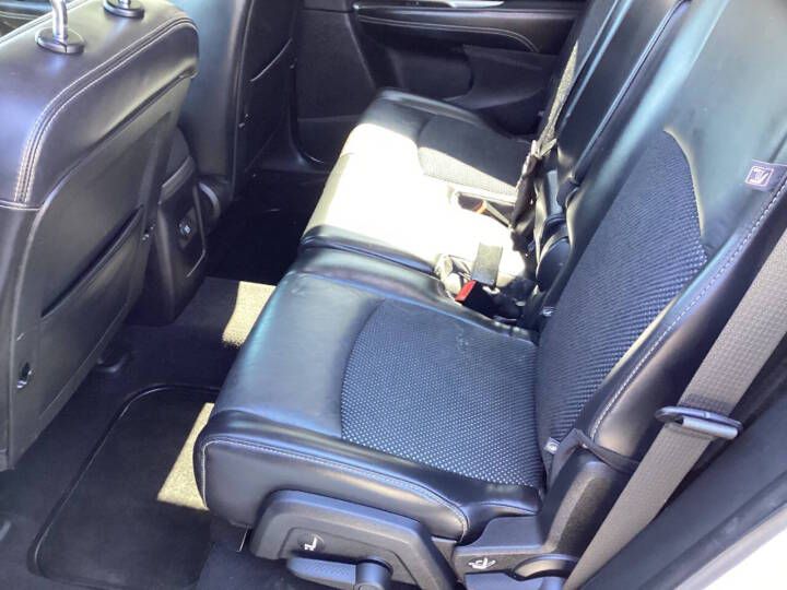 Photo 6 of this DODGE JOURNEY