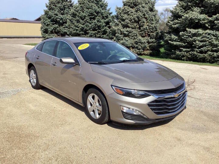 Photo 2 of this CHEVROLET MALIBU