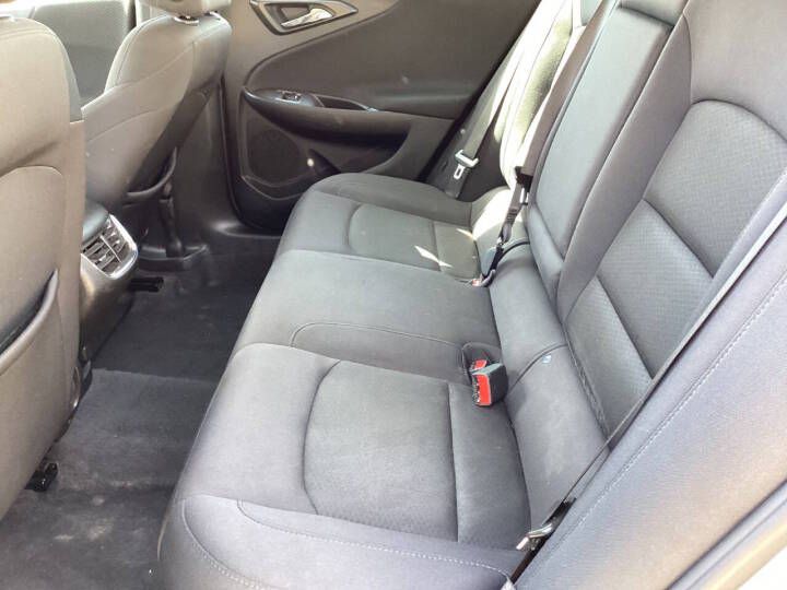 Photo 7 of this CHEVROLET MALIBU
